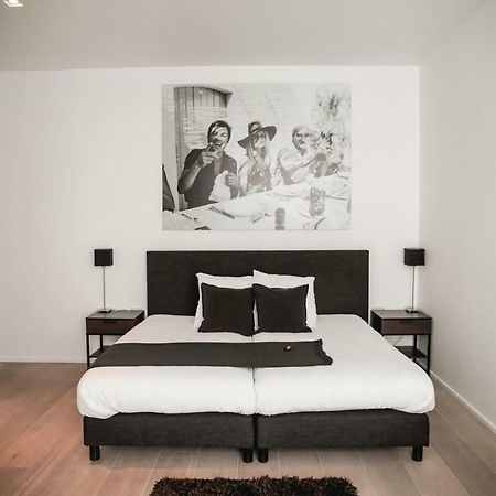 Guesthouse Svilla 튀른하우트 외부 사진